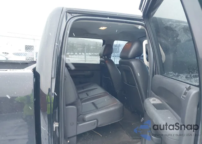 1GC4KXB60AF121180: 44008821