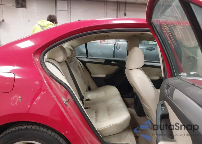 3VWDT7AJ1DM369673: 44009140