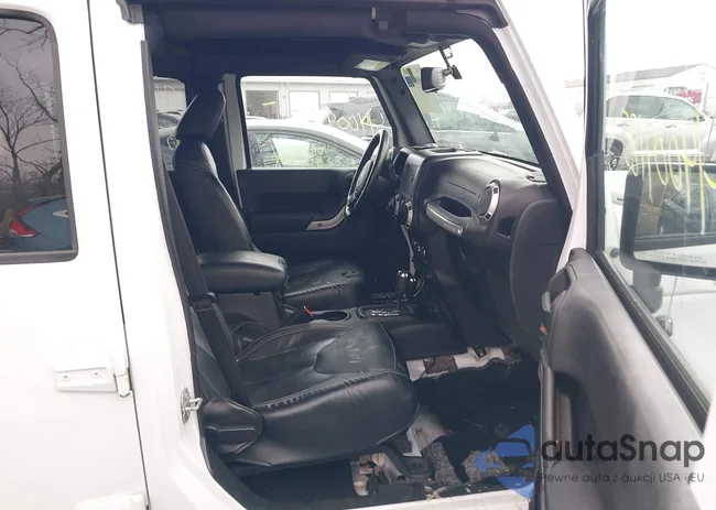 1C4BJWEG9GL203492: 44009185