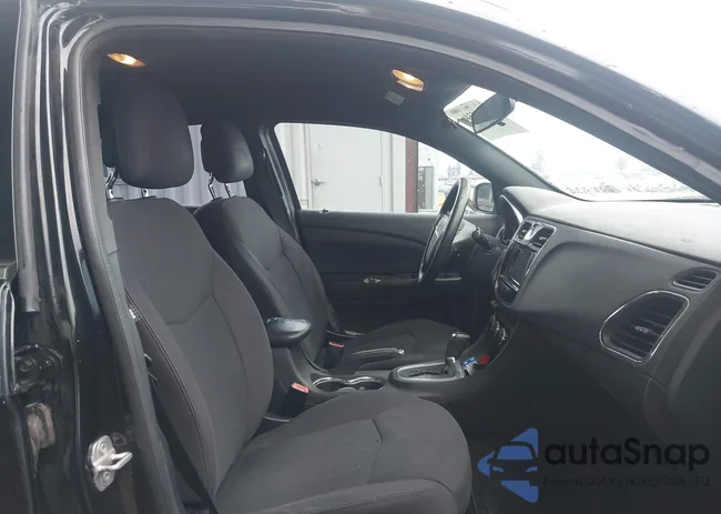 1C3CCBAB7DN686065: 44008346