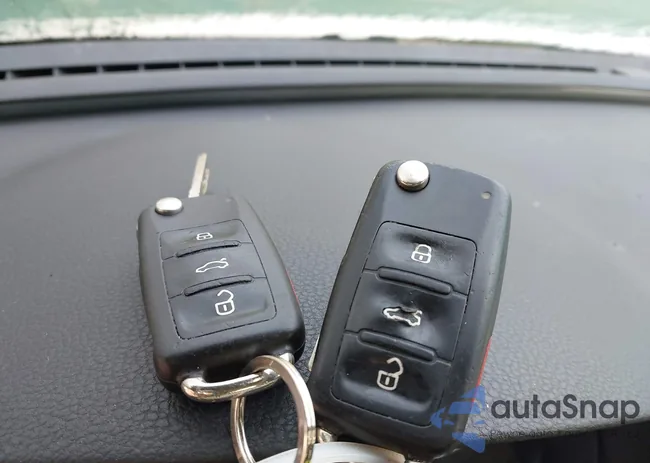 1VWBP7A30CC106793: 44008513