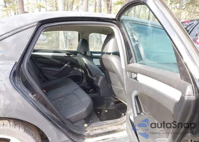 1VWBP7A30CC106793: 44008513