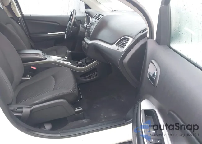 3C4PDCAB5JT381871: 44009701