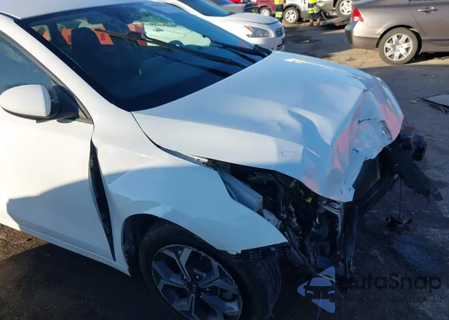 3KPF24AD5ME315256: 44009788