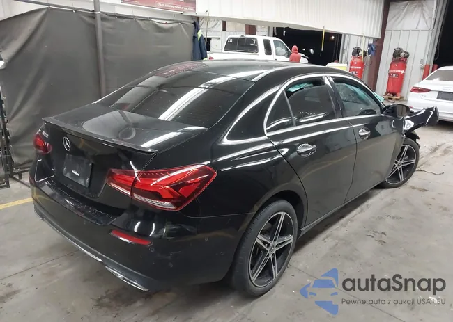 W1K3G4EB7NJ352736: 44009899