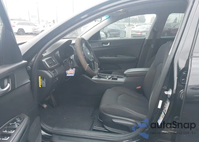 5XXGT4L38HG135594: 44009953