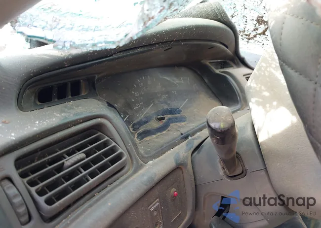 JT2BG22K8Y0411570: 44010002