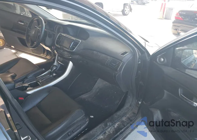 1HGCR3F88GA034615: 44010082