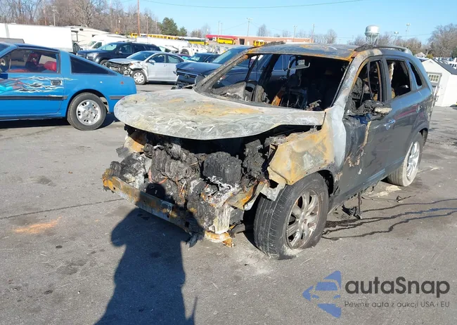 5XYKT4A60DG400120: 44009300