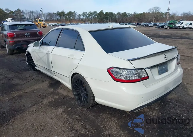 WDDHF8HB3AA100553: 44009319