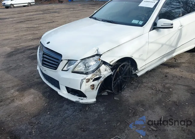 WDDHF8HB3AA100553: 44009319