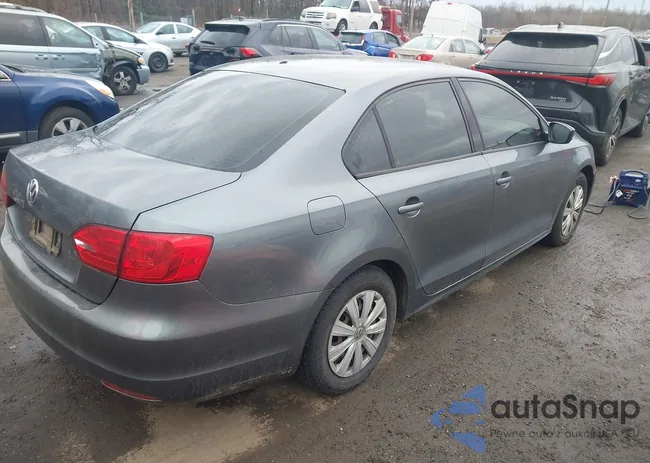 3VW1K7AJ9EM327447: 44009325