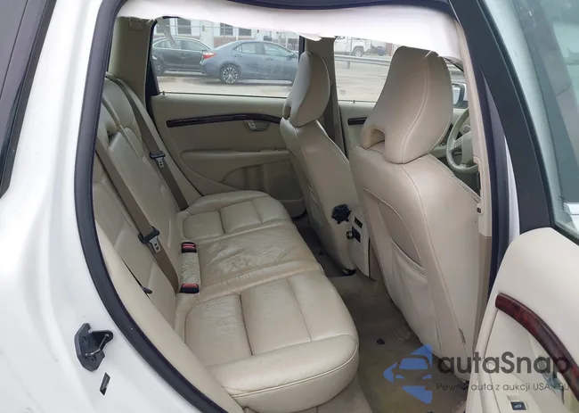 YV1BW982381042048: 44009532