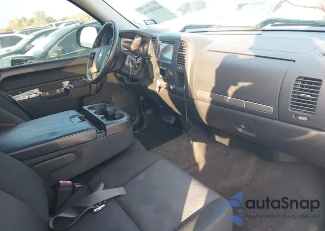 1GCRCSE09CZ187046: 44010646