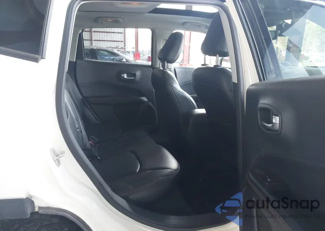 3C4NJDCB2JT190458: 44010915