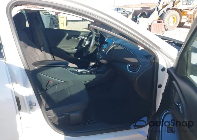 1G1ZD5ST4KF155823: 44010925