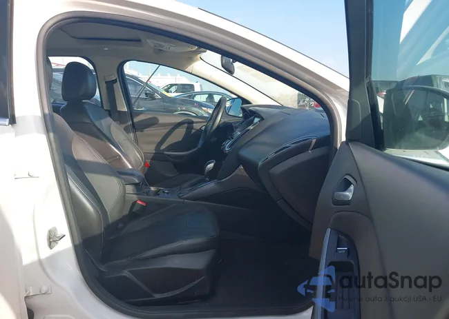 1FADP3J25EL298152: 44010279