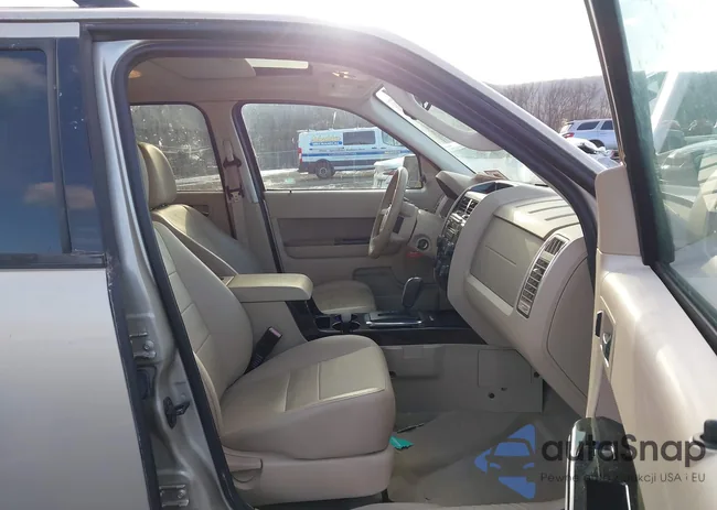 1FMCU9EG4BKB17661: 44010429