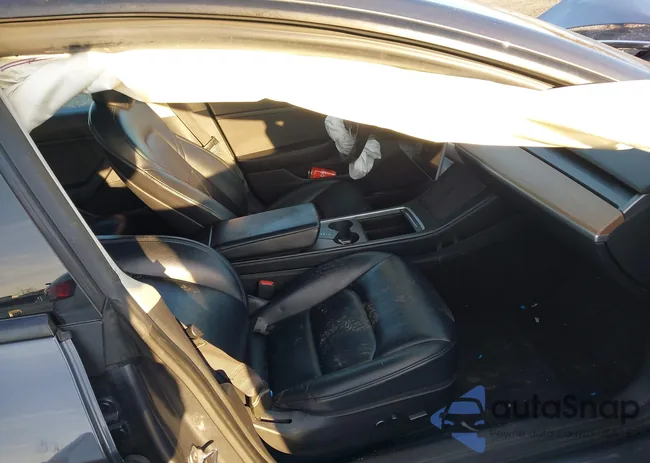 5YJ3E1EA1MF850961: 44010577