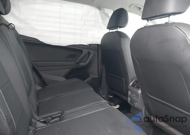 3VV2B7AX3KM033714: 44011646