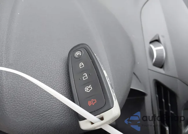 1FMCU0J98HUA28143: 44011695