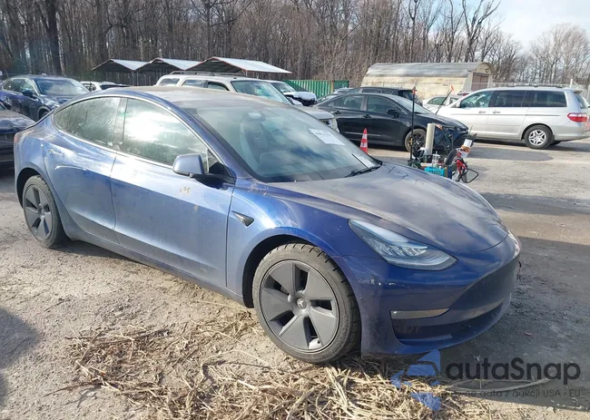 5YJ3E1EB1MF852685: 44011703