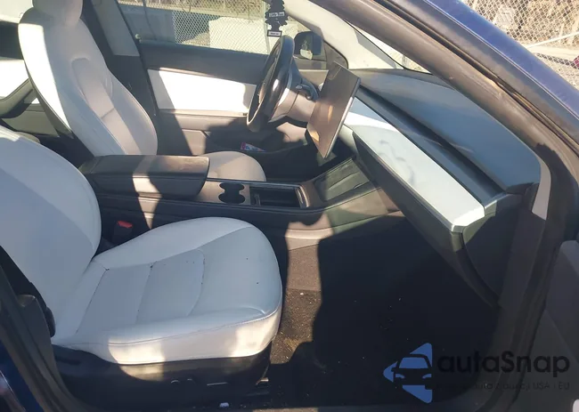 5YJ3E1EB1MF852685: 44011703