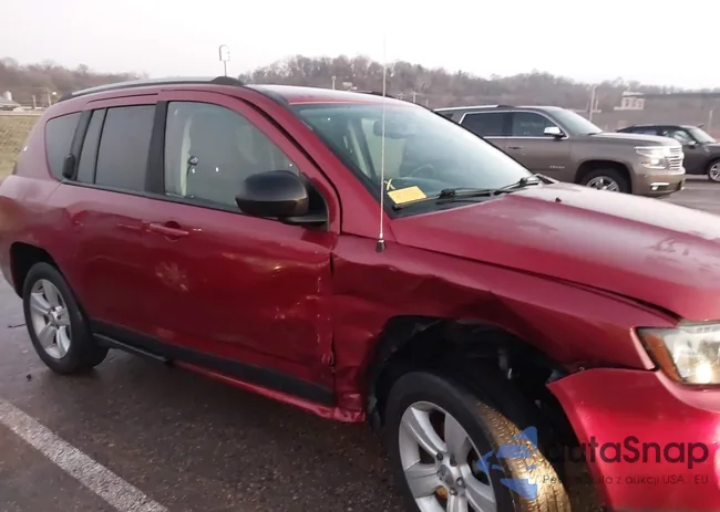 1C4NJCBA1HD123627: 44012075