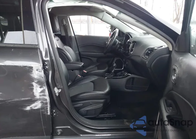 3C4NJDBB8KT734416: 44012092