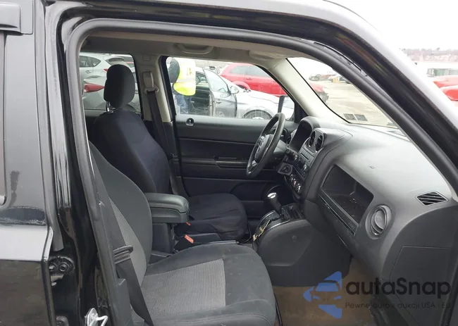 1C4NJPBA3HD140548: 44012095