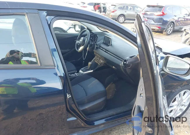 3MYDLBYV9HY171286: 44012684