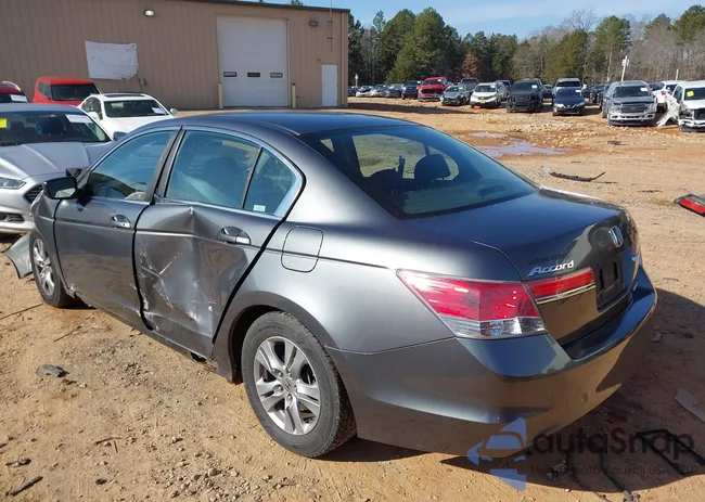 1HGCP2F68BA041829: 44012840