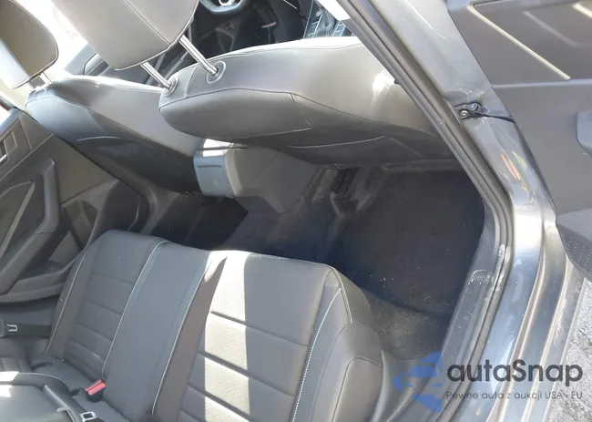 3VWEM7BU4RM099416: 44012843