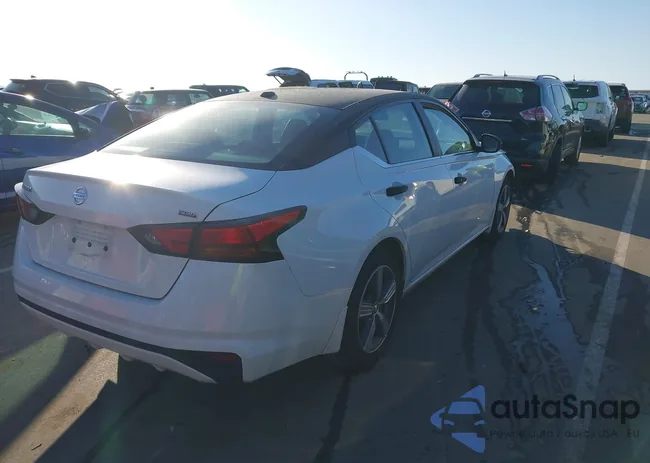 1N4BL4BV4KN300152: 44012871