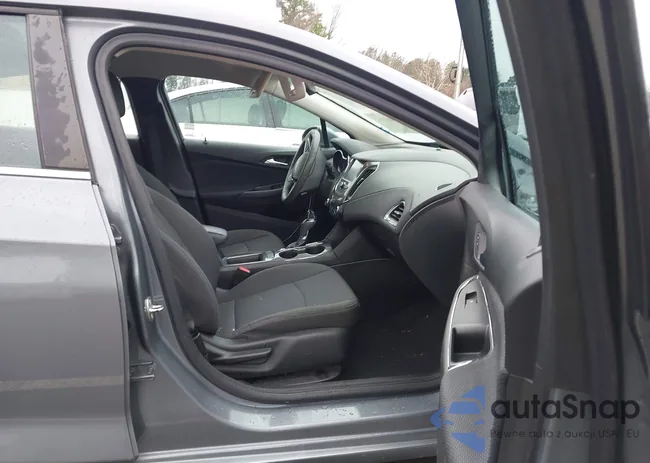 1G1BE5SM6J7126596: 44012952