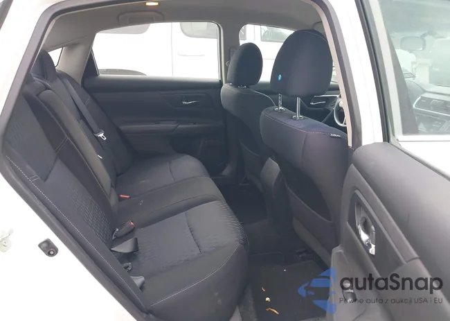 1N4AL3AP5JC472385: 44013164