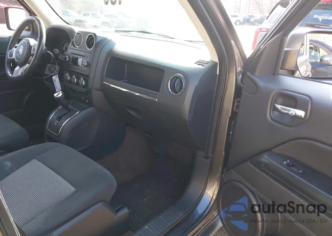 1C4NJRFB8ED761178: 44012375