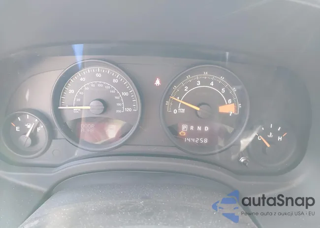 1C4NJRFB8ED761178: 44012375