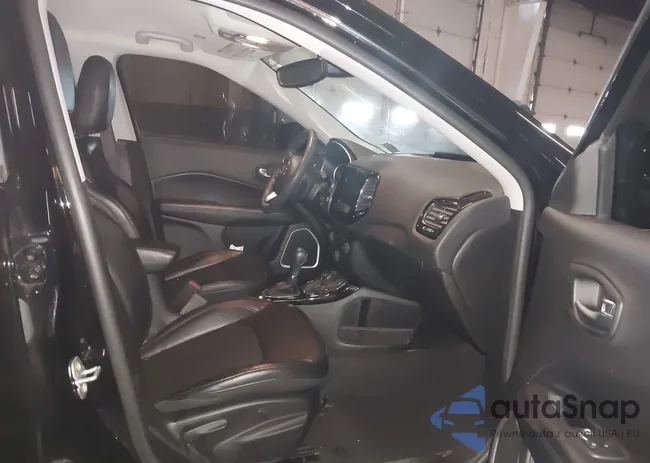 3C4NJDBB3MT569720: 44012578