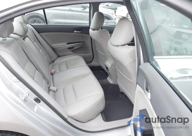 1HGCP3F89AA003645: 44013870