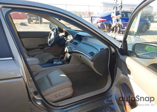 1HGCP36818A053062: 44013950