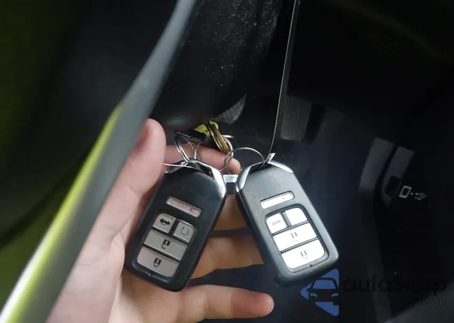 2HGFC3B9XGH358101: 44013250