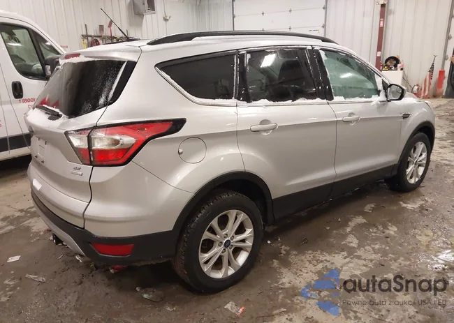 1FMCU0GD8HUE59190: 44013327