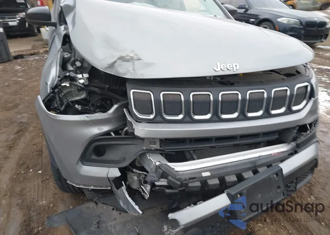 3C4NJDBB3NT170713: 44013358