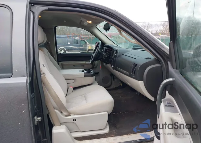 1GCSKSE39AZ114710: 44013534