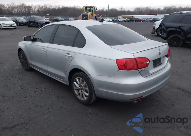 3VWDZ7AJ9BM357990: 44013557