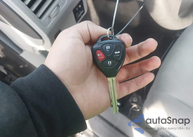 2T1BU4EE8CC800712: 44014680