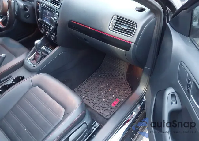 3VW4T7AJ8JM250784: 44014718