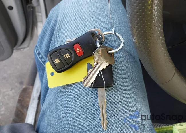 1N6AD0EV5KN777953: 44015099