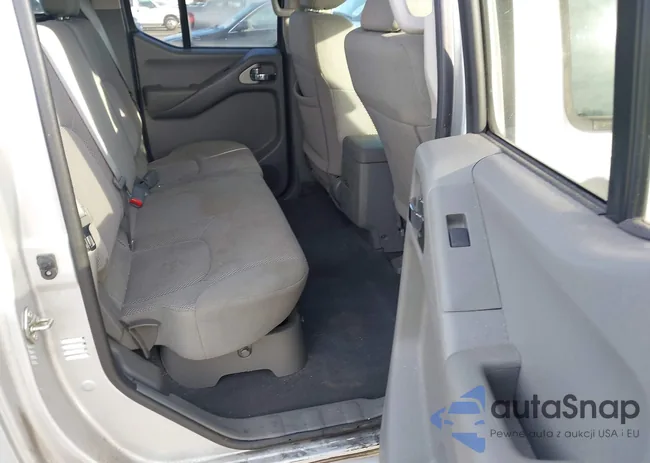 1N6AD0EV5KN777953: 44015099